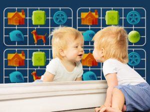 bambino che si specchia